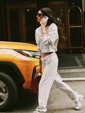 Sporty & Rich The Carlyle Script Sweatpant - Heather Gray/Forest (Small)